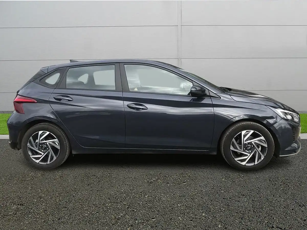 2025-hyundai-i20-10-t-gdi-advance-dct-big-7