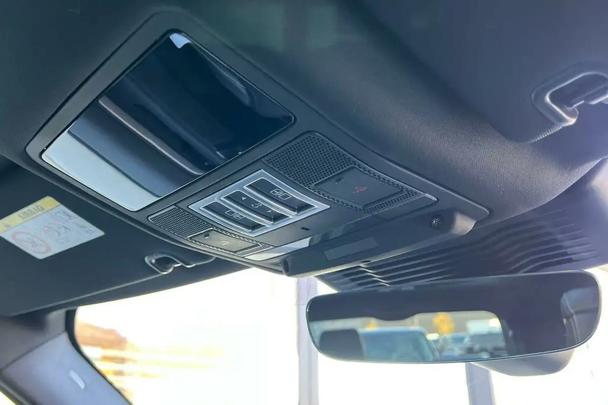 2022-land-rover-discovery-30-d300-r-dynamic-hse-big-42