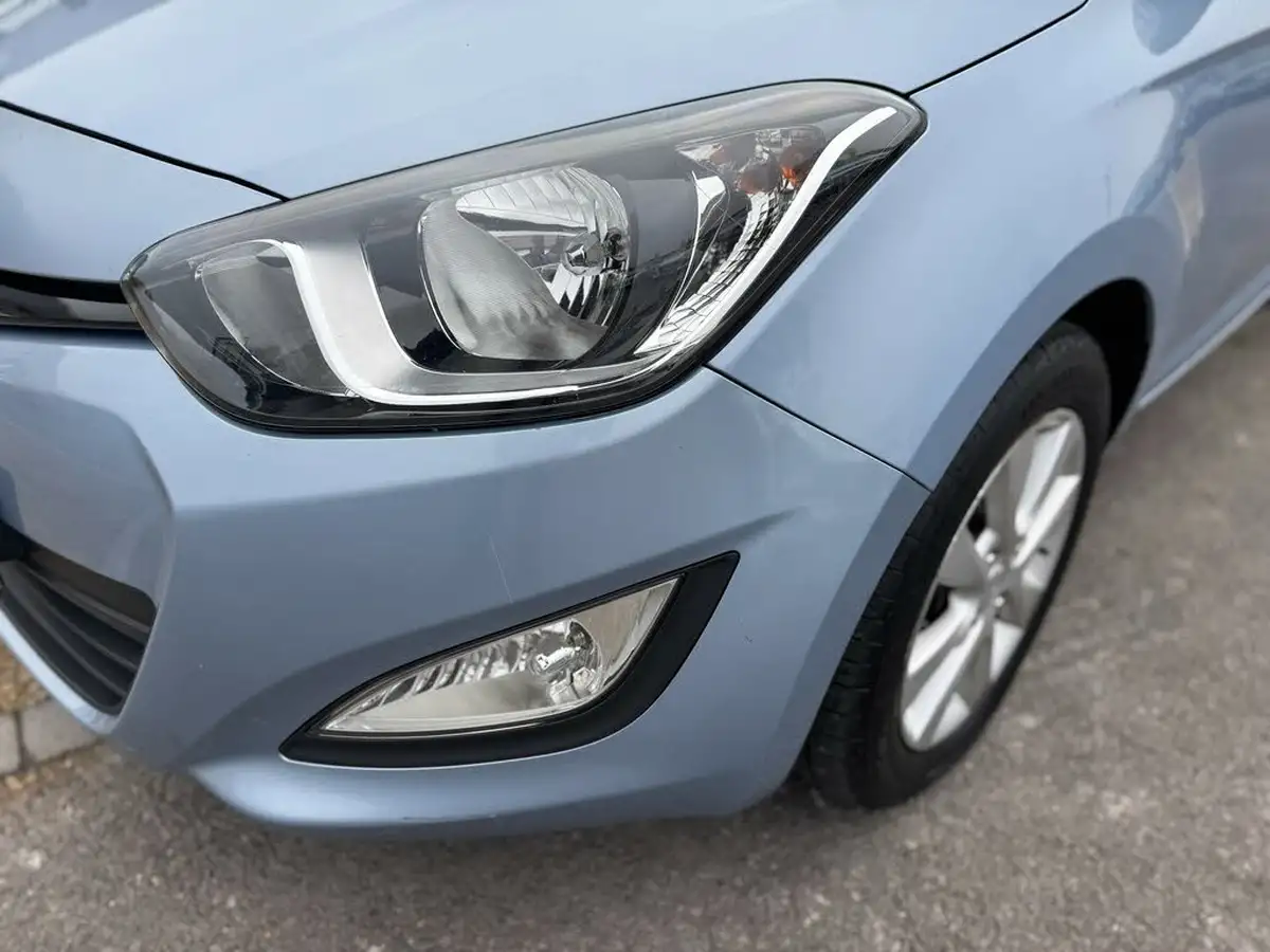 2012-hyundai-i20-12-active-5d-big-43