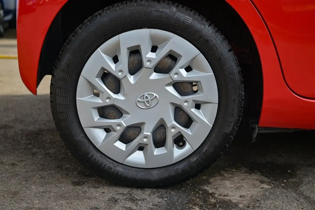 2020-toyota-aygo-10-vvt-i-x-play-big-13