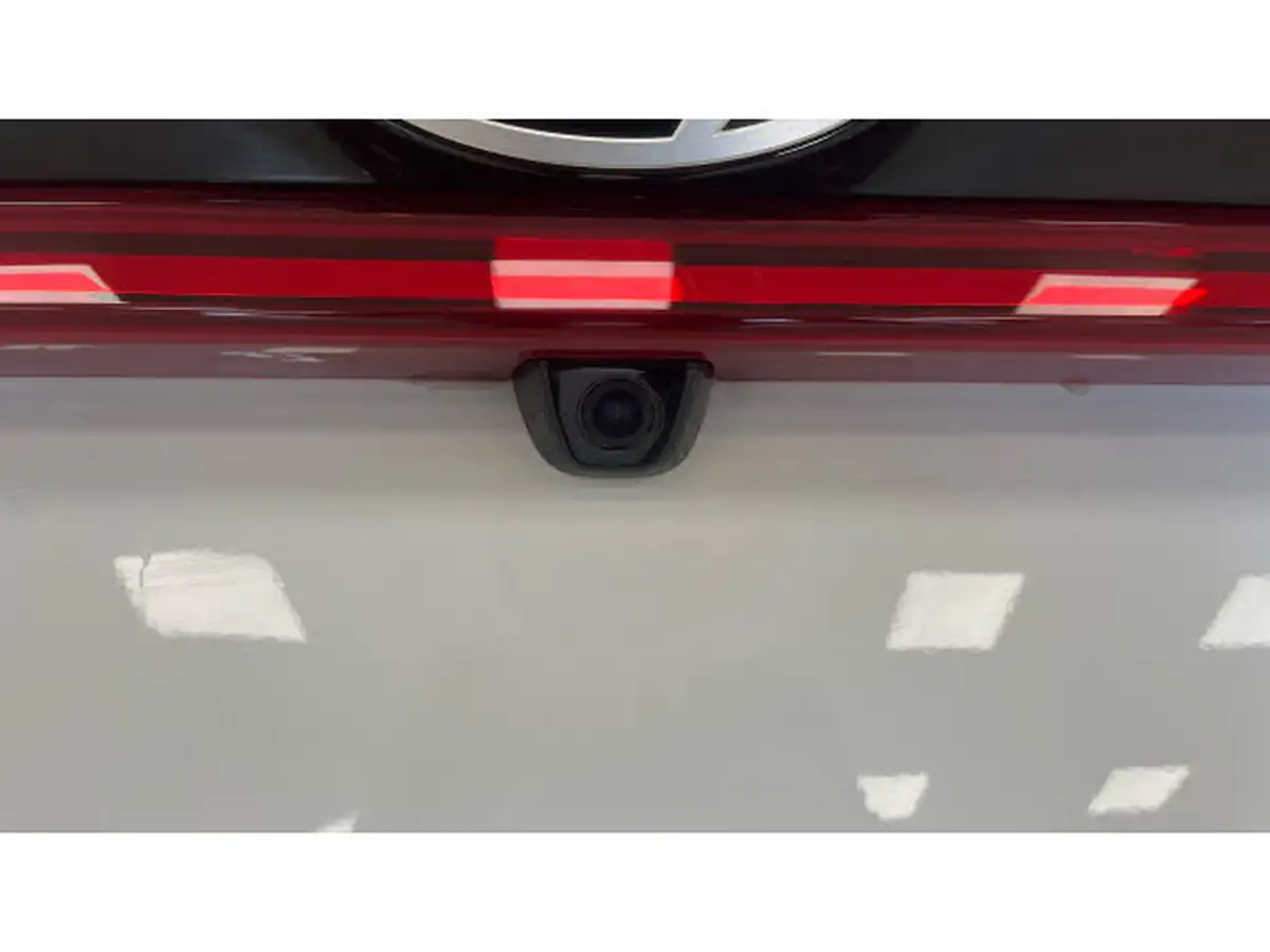 2024-hyundai-i20-10-t-gdi-premium-dct-big-21
