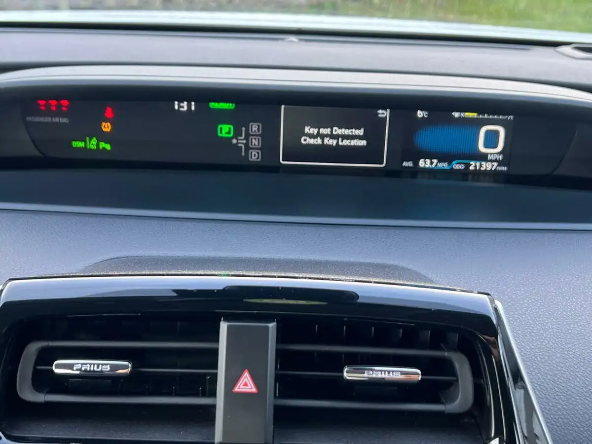 2020-toyota-prius-18-vvt-i-business-edition-plus-cvt-big-24