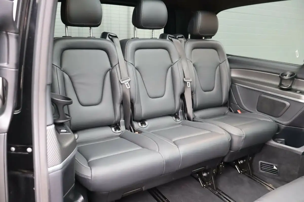 2023-mercedes-benz-v-class-20d-v220d-amg-line-long-big-18