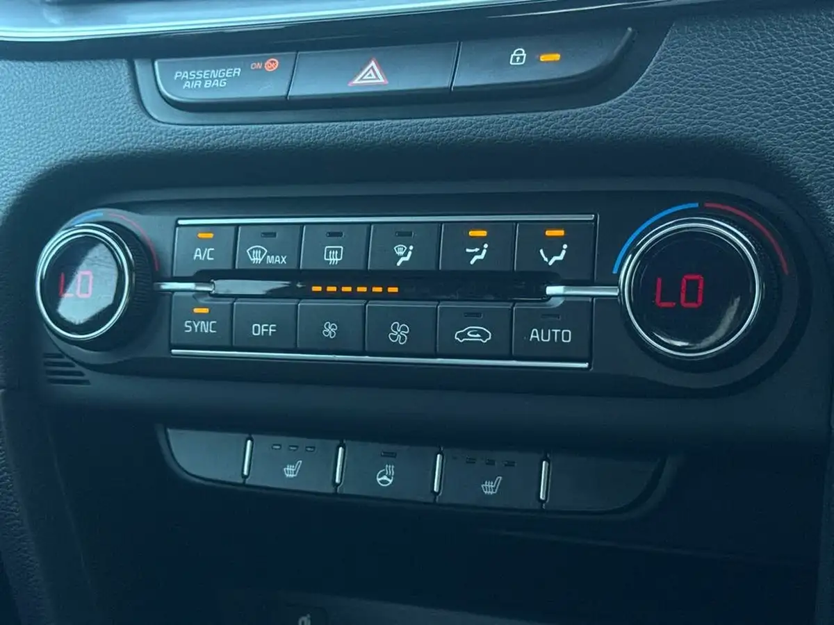 2024-kia-ceed-15-t-gdi-gt-line-s-138bhp-big-11