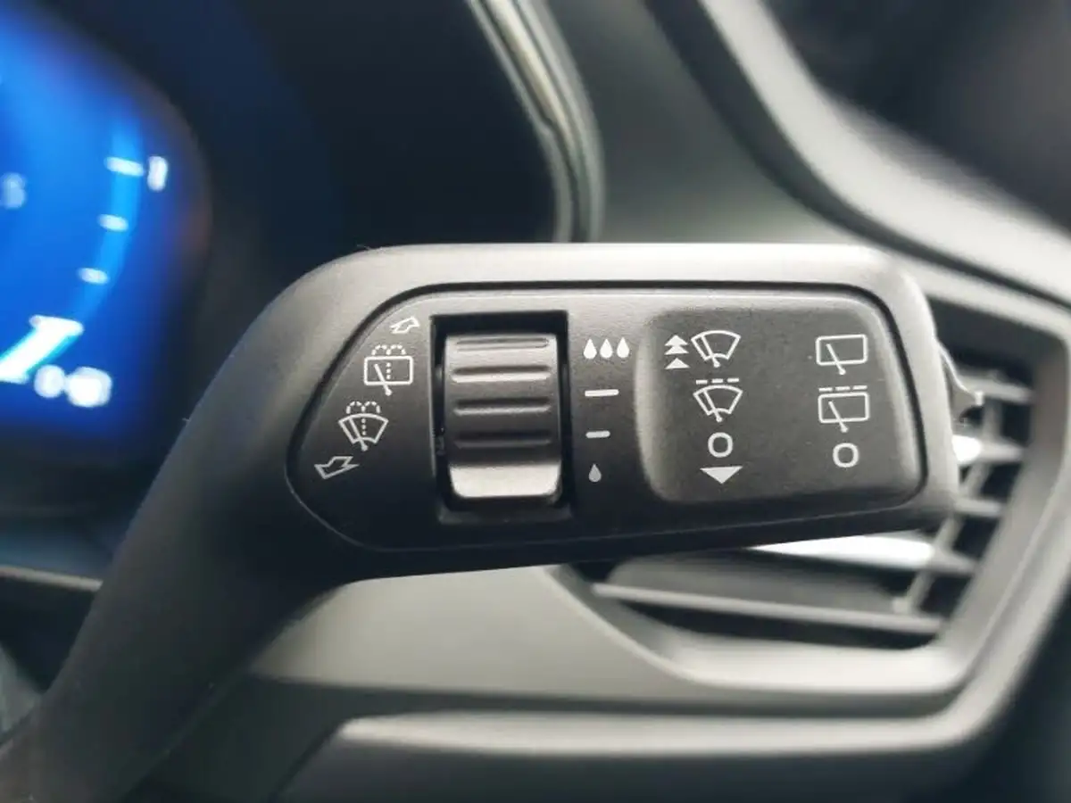 2020-ford-focus-15-st-line-x-hatchback-big-18