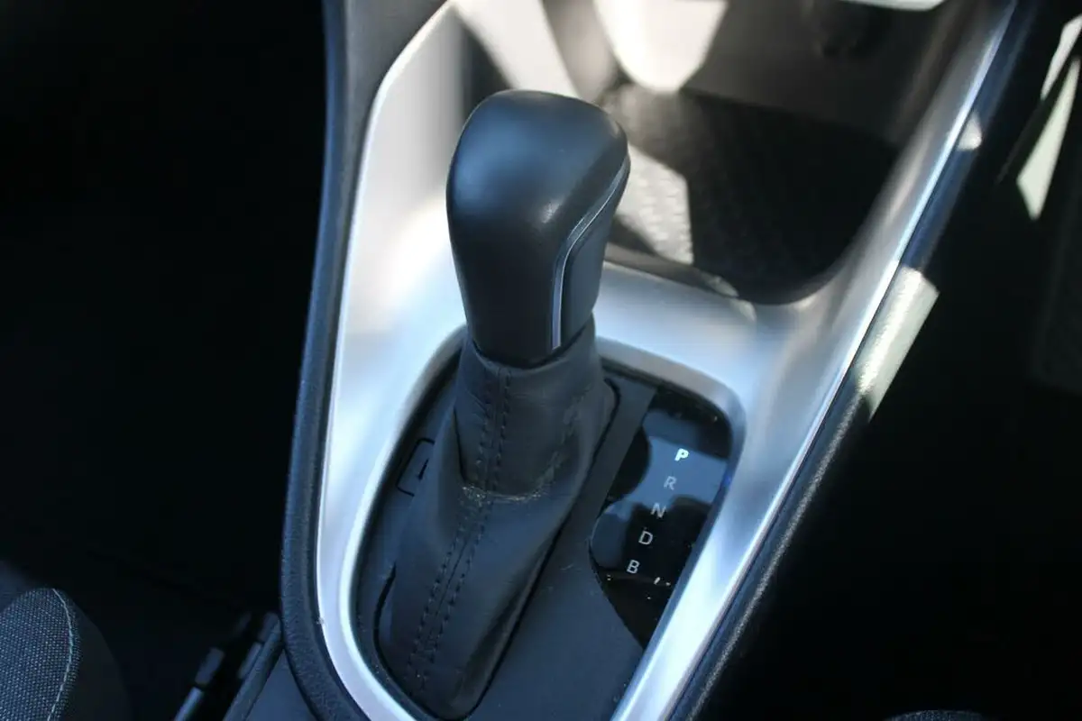 2022-toyota-yaris-15-vvt-i-design-big-20