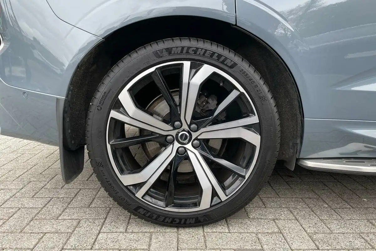 2022-volvo-xc60-20td-b4-r-design-pro-big-12