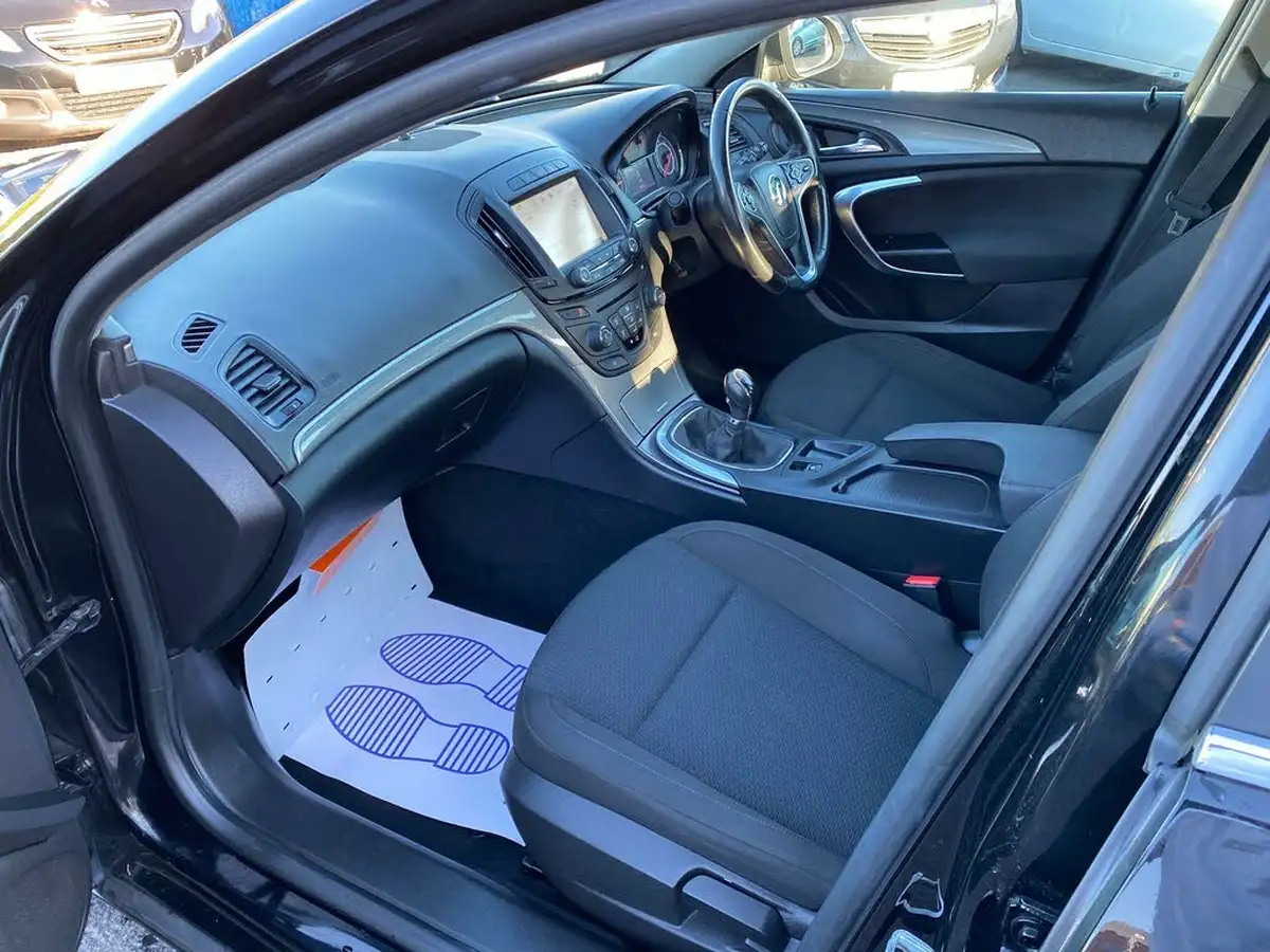 2017-vauxhall-insignia-20cdti-design-nav-ecoflex-blueinjection-ss-big-23