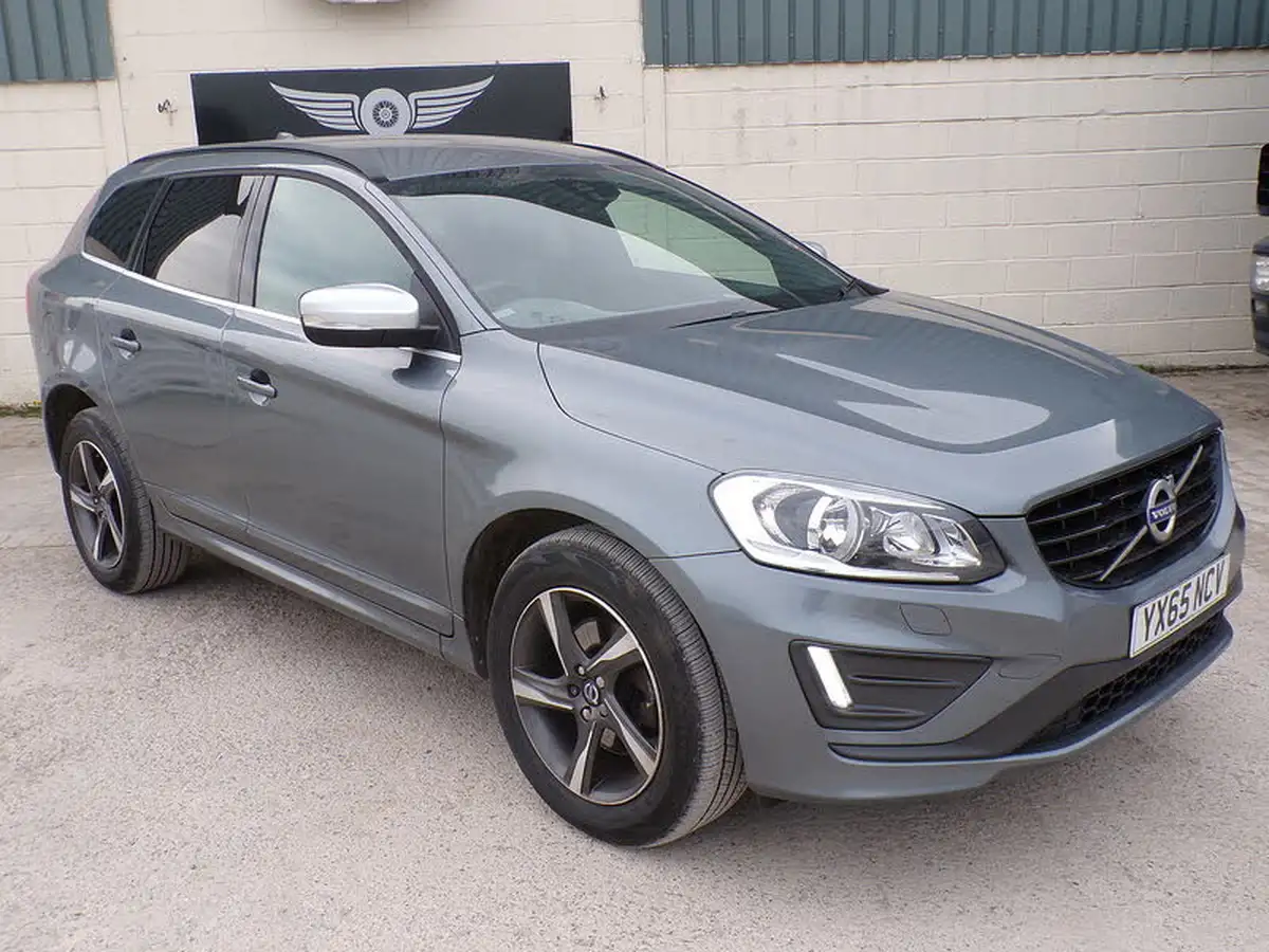2015-volvo-xc60-24td-d5-r-design-220bhp-ss-geartronic-big-9