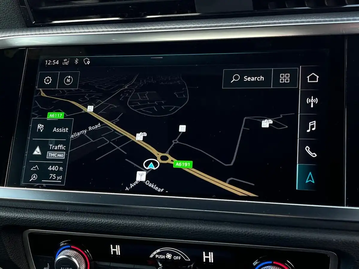 2019-audi-q3-20-40-tfsi-s-line-big-10