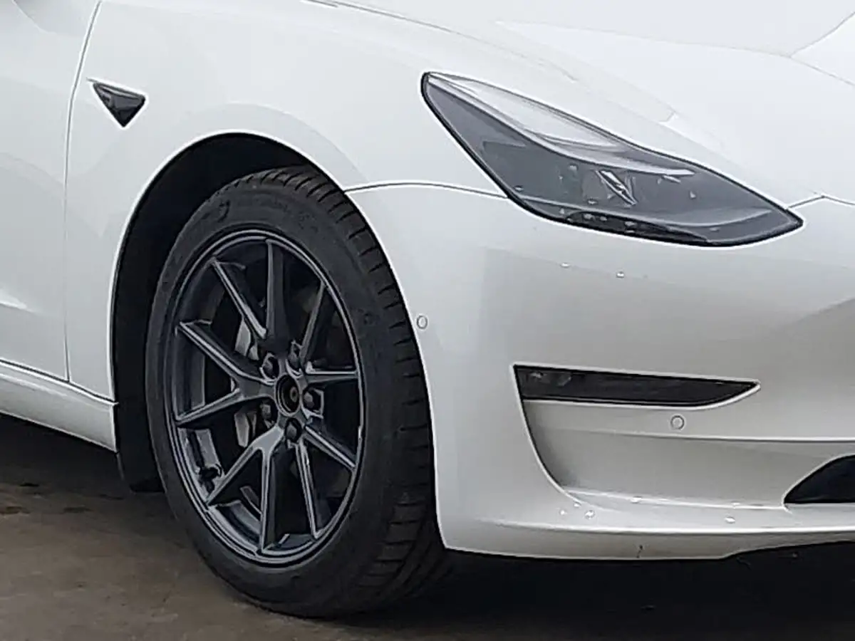 2022-tesla-model-3-e-long-range-big-8