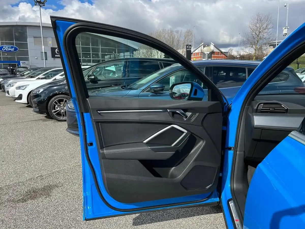 2019-audi-q3-20-40-tfsi-s-line-big-33