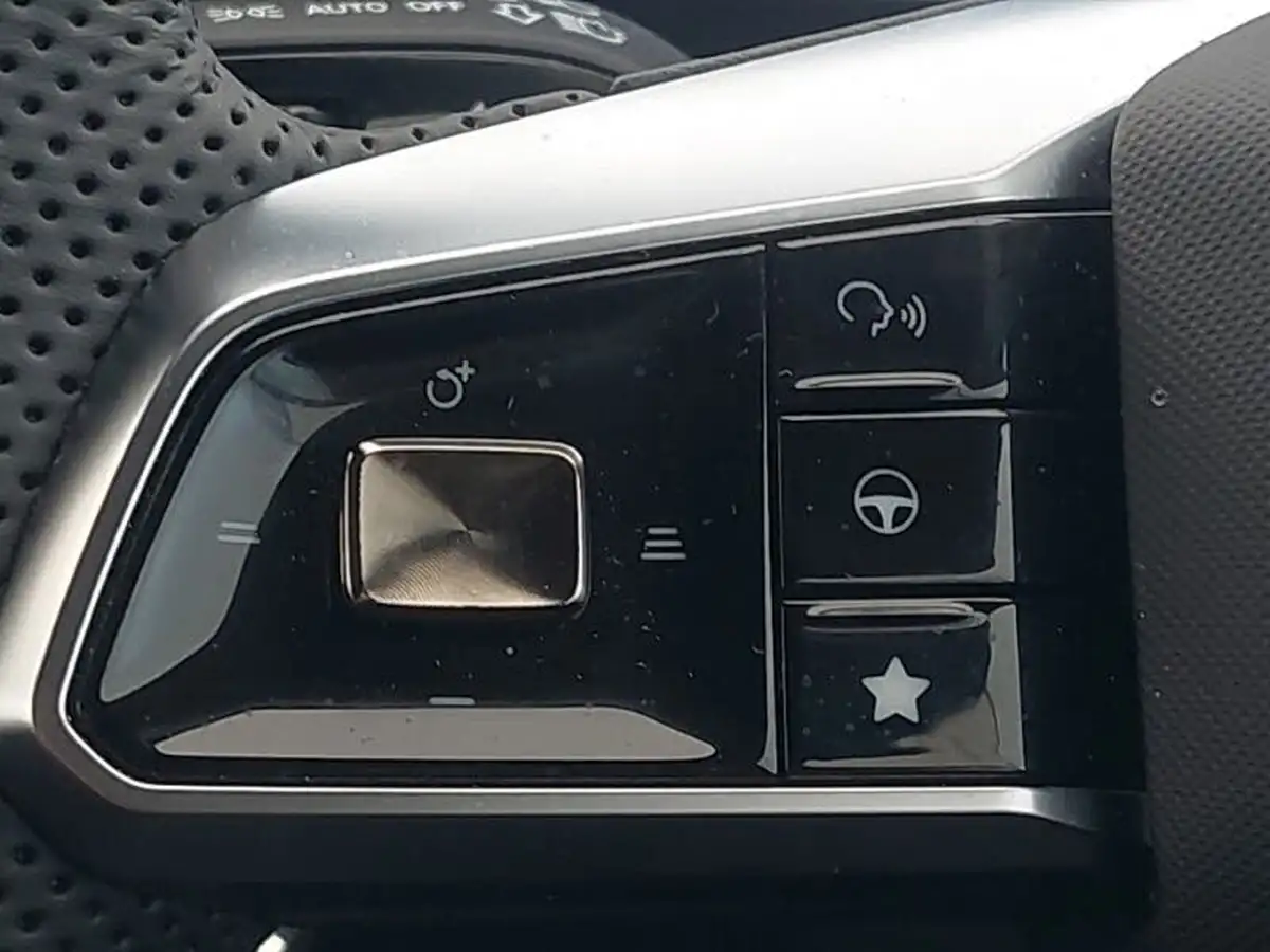 2024-mg-hs-15t-gdi-trophy-273ps-plug-in-hybrid-1496cc-auto-big-14