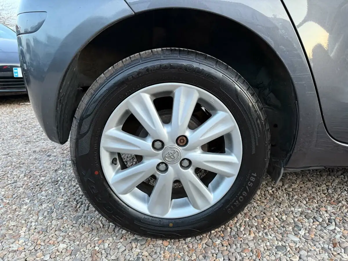 2009-toyota-yaris-133-t-spirit-5d-mmt-big-47
