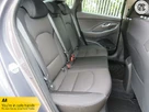 2018-hyundai-i30-14-t-gdi-se-nav-isg-fastback-dct-small-13