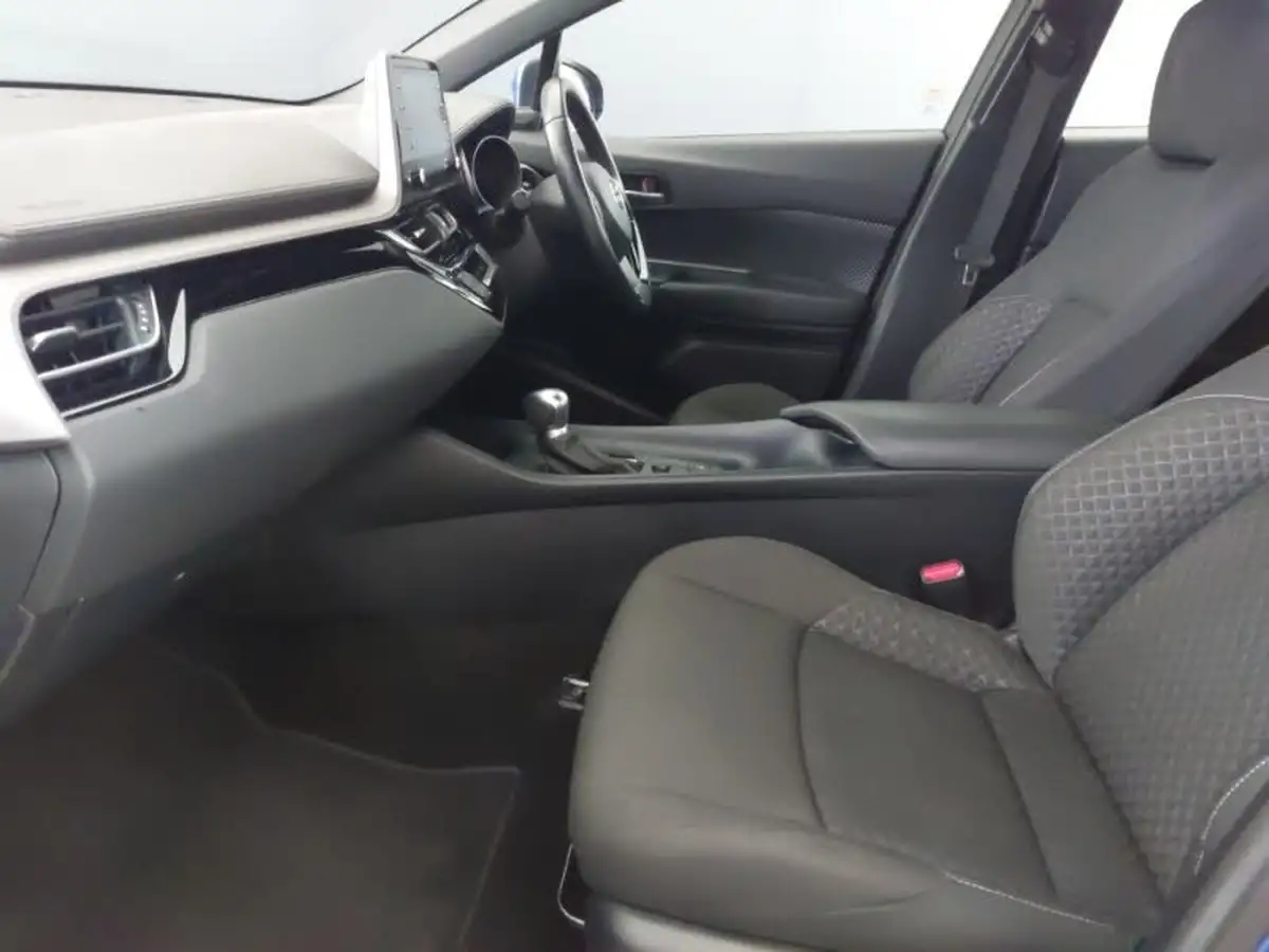 2021-toyota-c-hr-18-vvt-i-icon-big-4