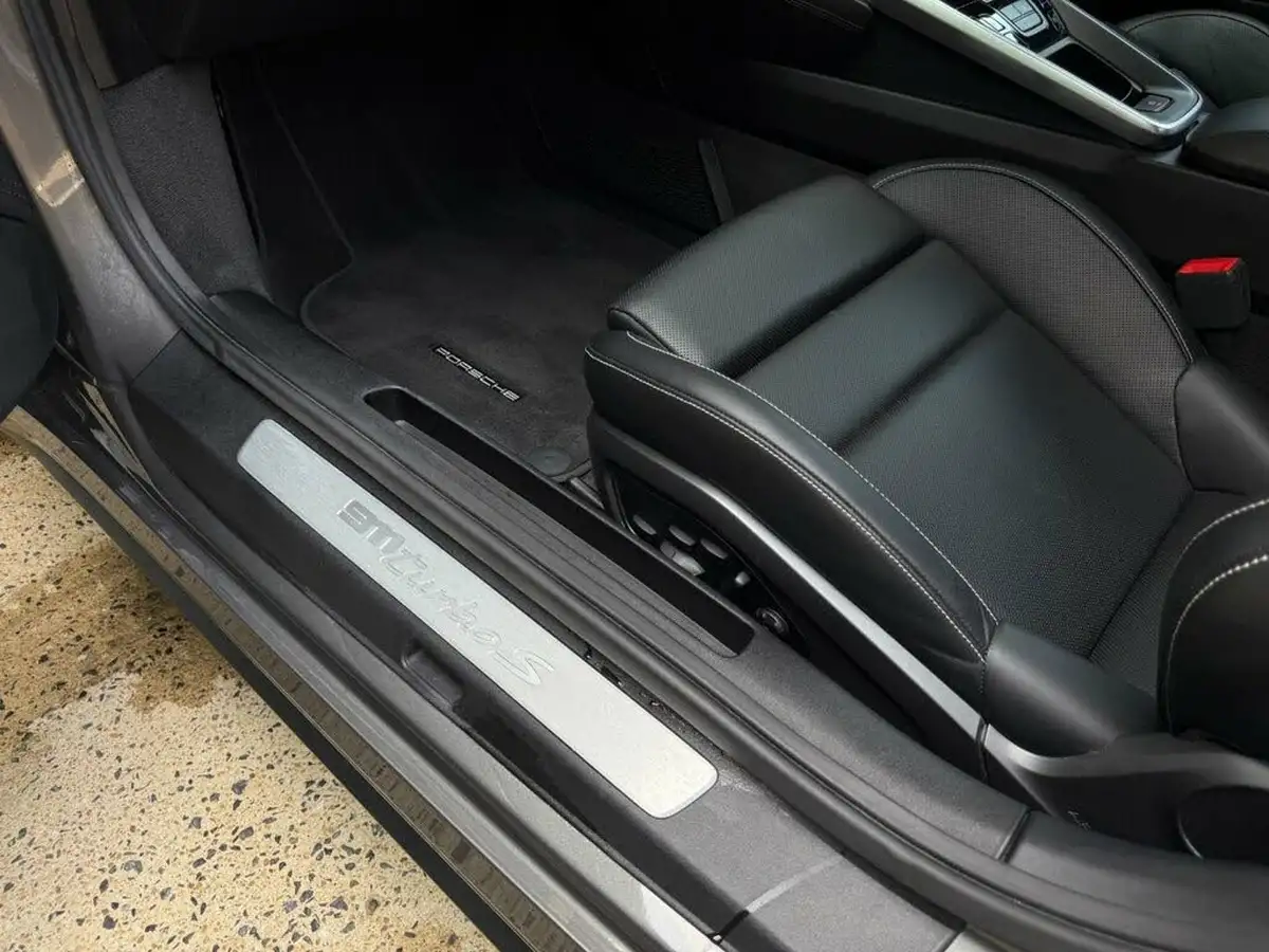 2021-porsche-911-38-turbo-s-coupe-big-31