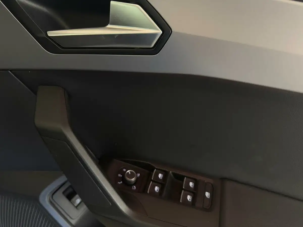 2021-seat-leon-14-e-hybrid-fr-hatchback-big-52
