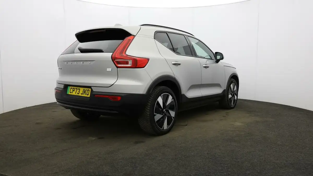 2023-volvo-xc40-e-twin-recharge-plus-big-6