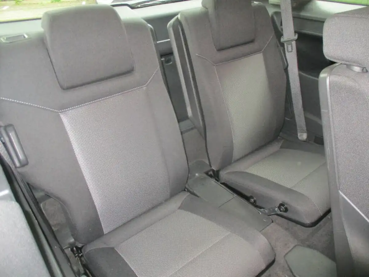 2013-vauxhall-zafira-16-exclusiv-big-22