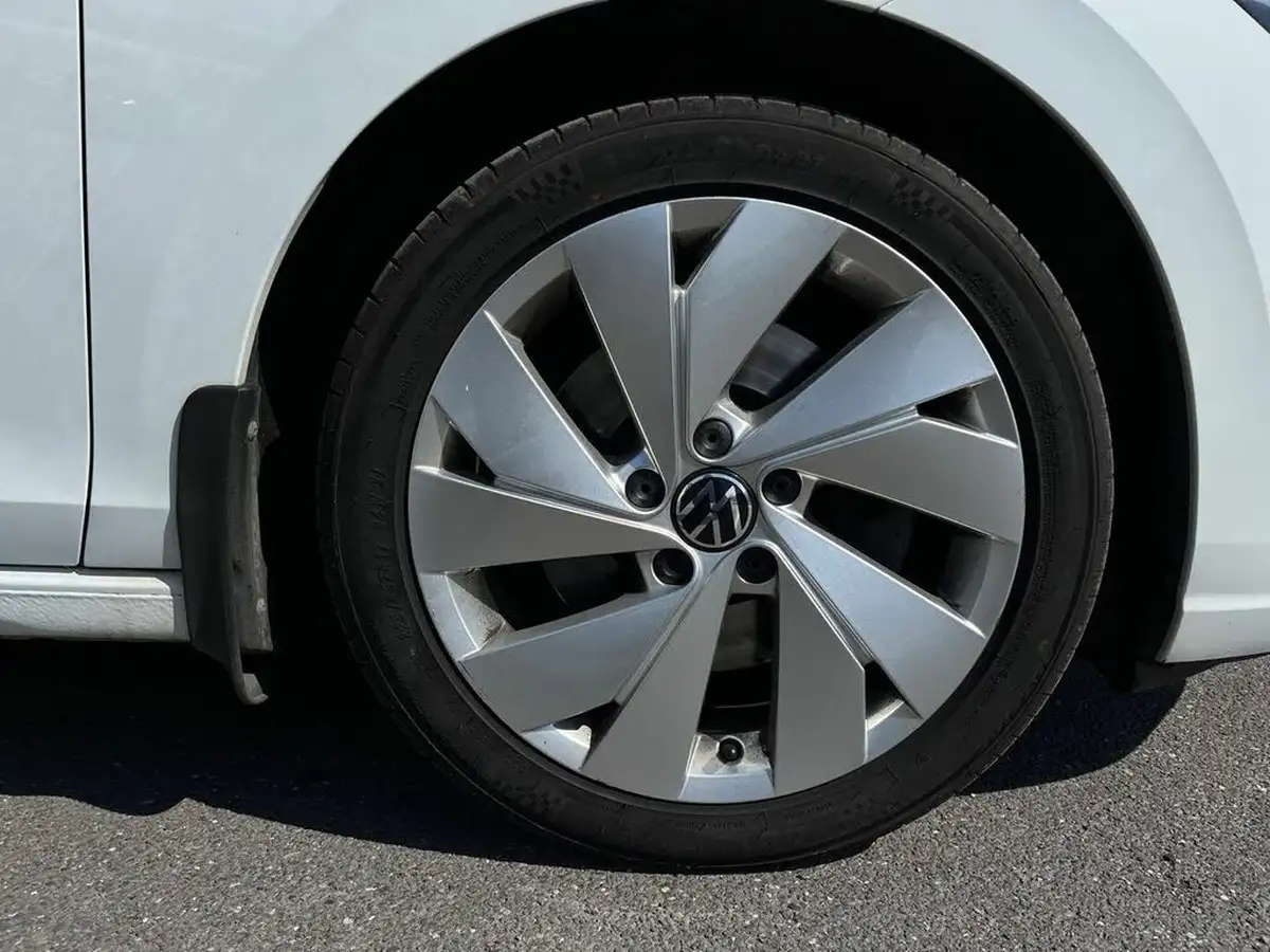 2021-volkswagen-golf-15-tsi-style-150ps-hatchback-big-6