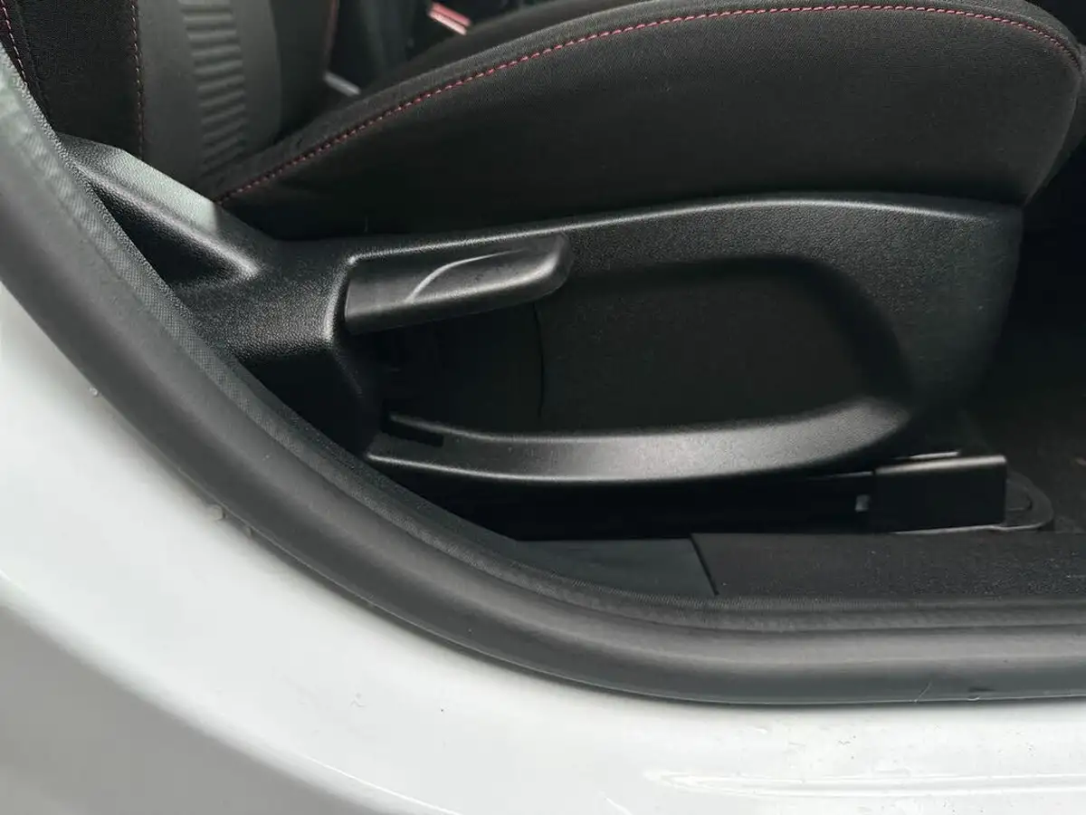 2023-ford-fiesta-big-29