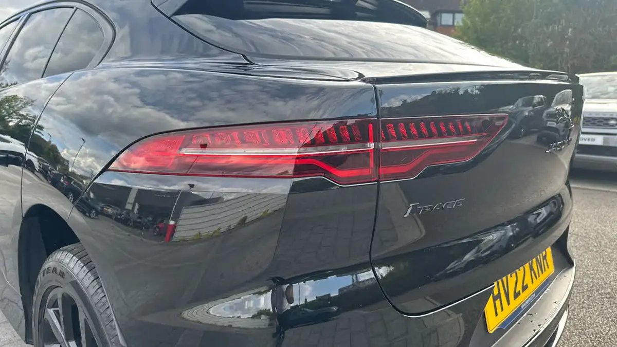 2022-jaguar-i-pace-ev400-hse-black-big-18
