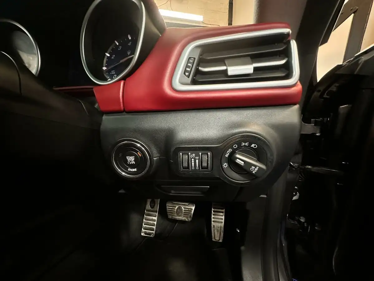2016-maserati-ghibli-30-big-32