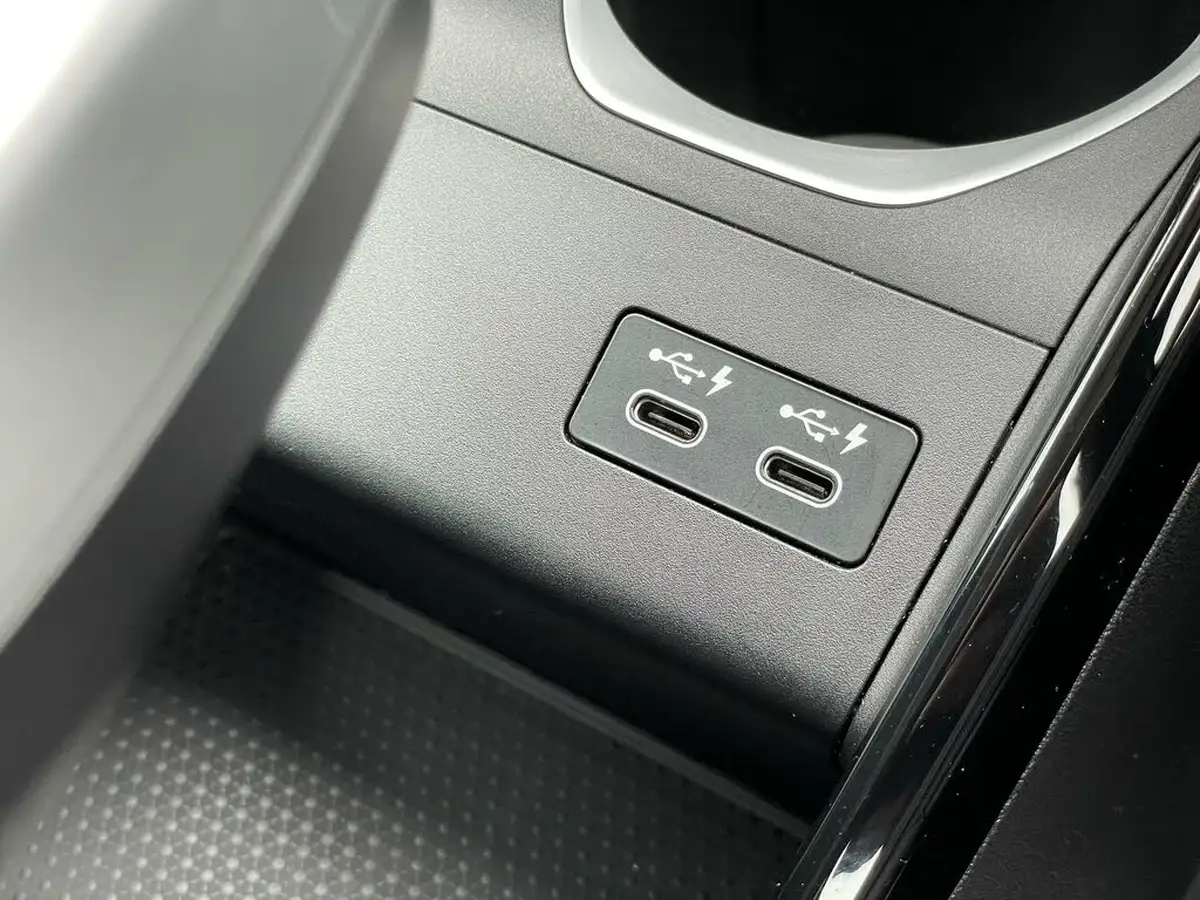 2023-bmw-x1-20td-sdrive18d-xline-big-49