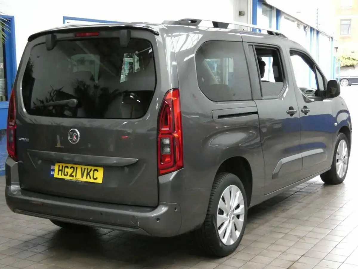 2021-vauxhall-combo-life-12i-elite-xl-big-5