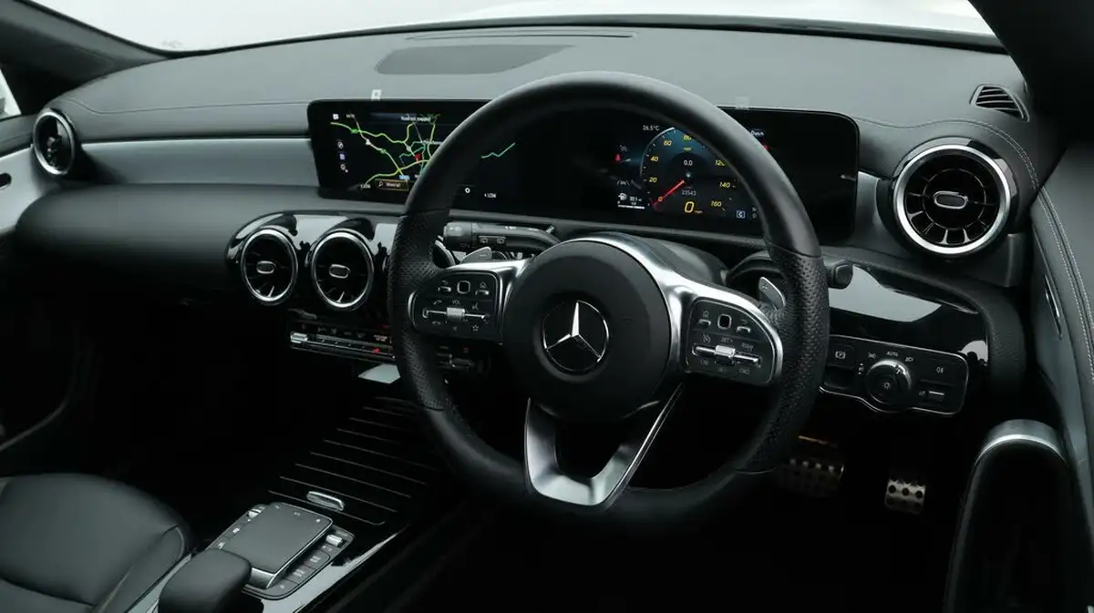 2022-mercedes-benz-cla-13-cla-200-amg-line-shooting-brake-5d-big-9