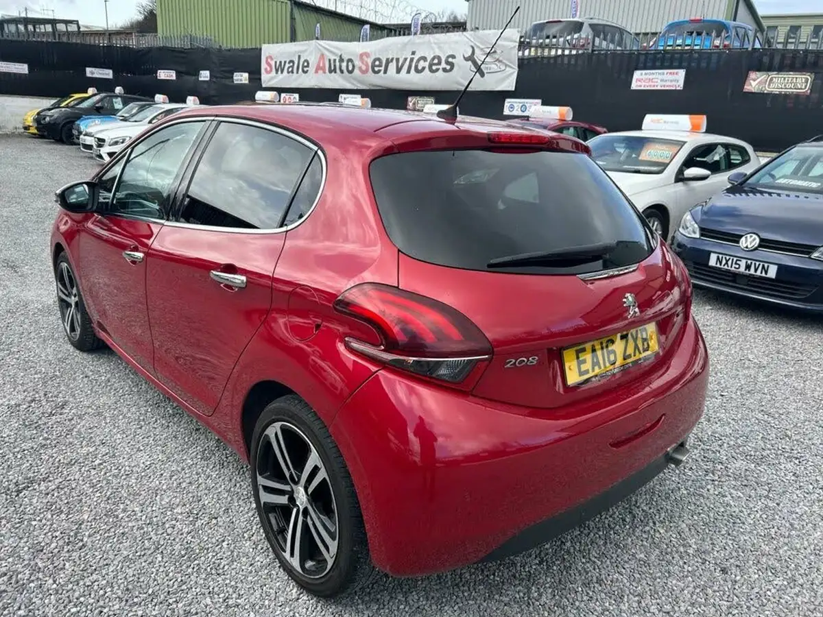 2016-peugeot-208-16bluehdi-gt-line-120bhp-ss-5d-big-5