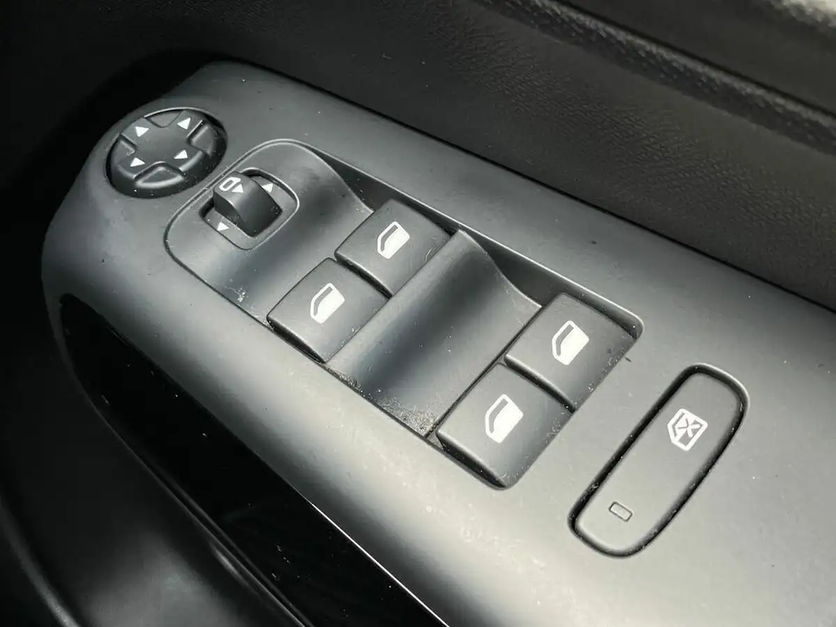 2022-citroen-c5-aircross-12-puretech-shine-ss-big-39