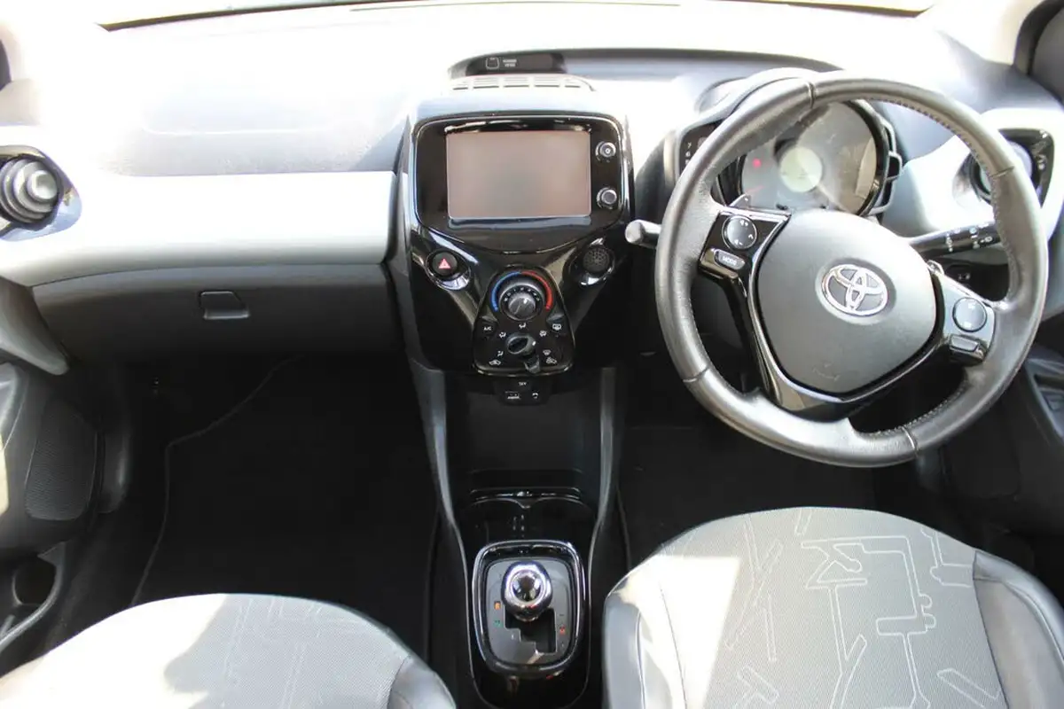 2016-toyota-aygo-10-vvt-i-x-pression-5d-x-shift-big-10