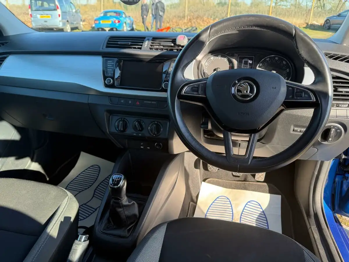 2017-skoda-fabia-10-tsi-colour-edition-big-17