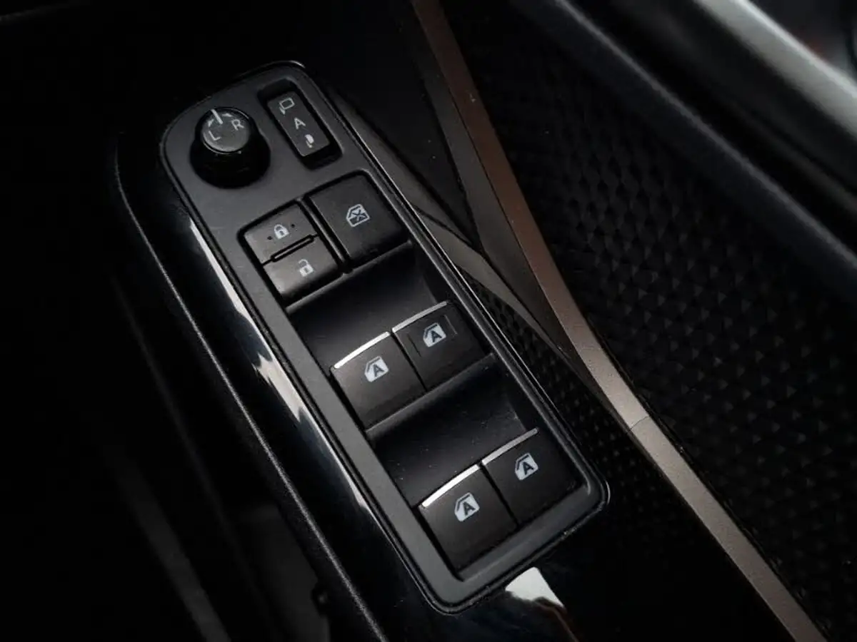 2019-toyota-c-hr-18-vvt-i-dynamic-big-15