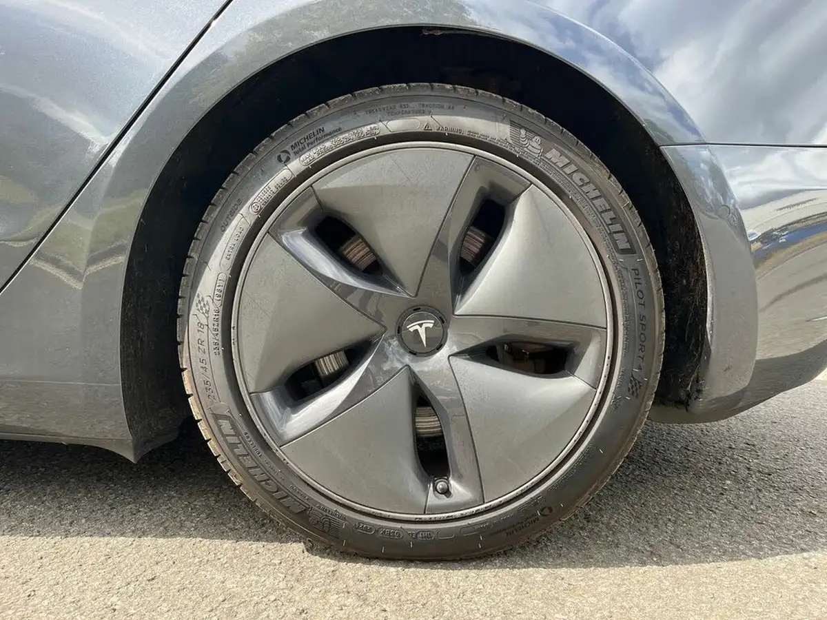 2019-tesla-model-3-e-standard-plus-big-14