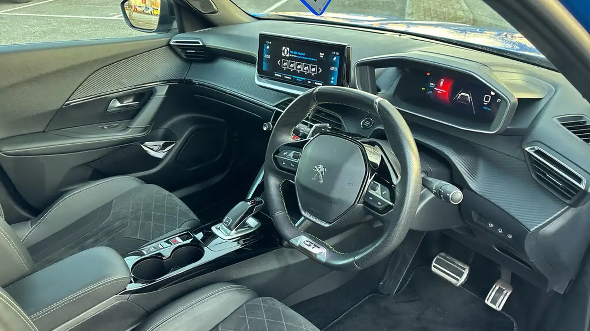 2021-peugeot-2008-suv-12-puretech-gt-premium-130bhp-eat8-big-10