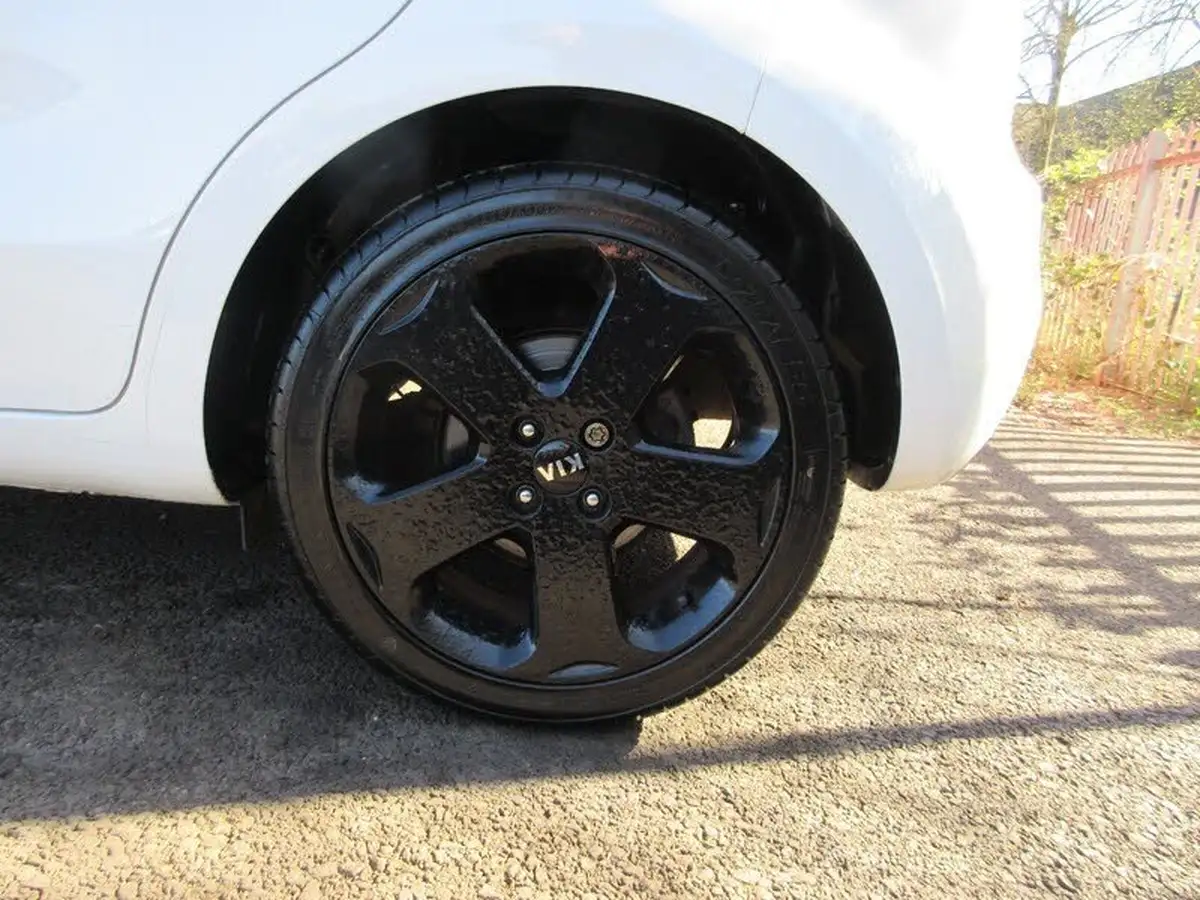 2014-kia-rio-14-3-isg-5d-big-28