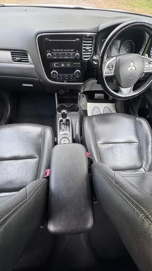 2015-mitsubishi-outlander-22di-d-gx3-7st-auto-big-24