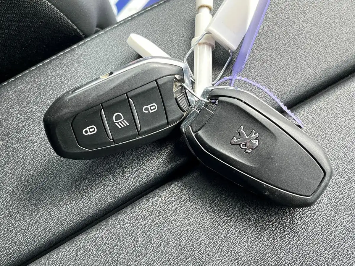 2022-peugeot-3008-suv-12-puretech-allure-premium-eat8-big-25