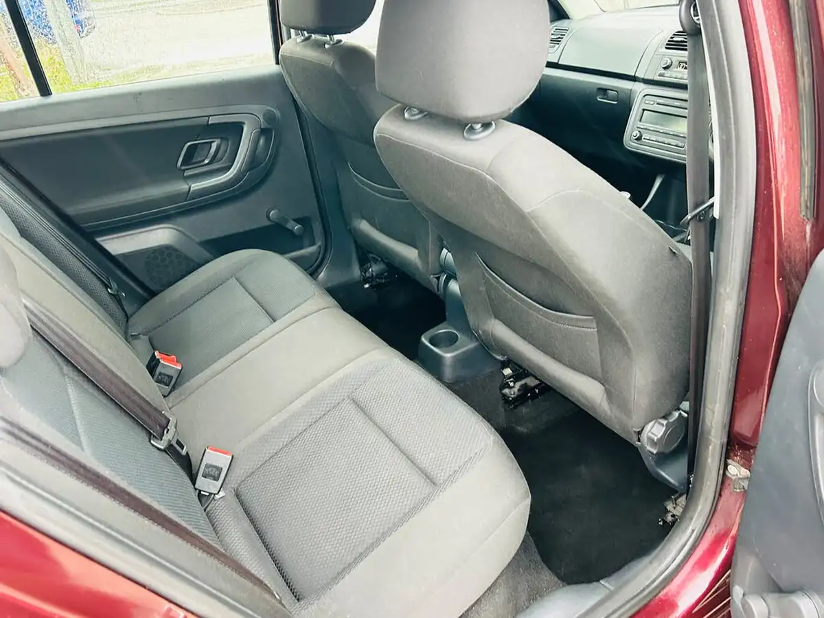 2012-skoda-fabia-12-elegance-tsi-105bhp-estate-1197cc-big-9