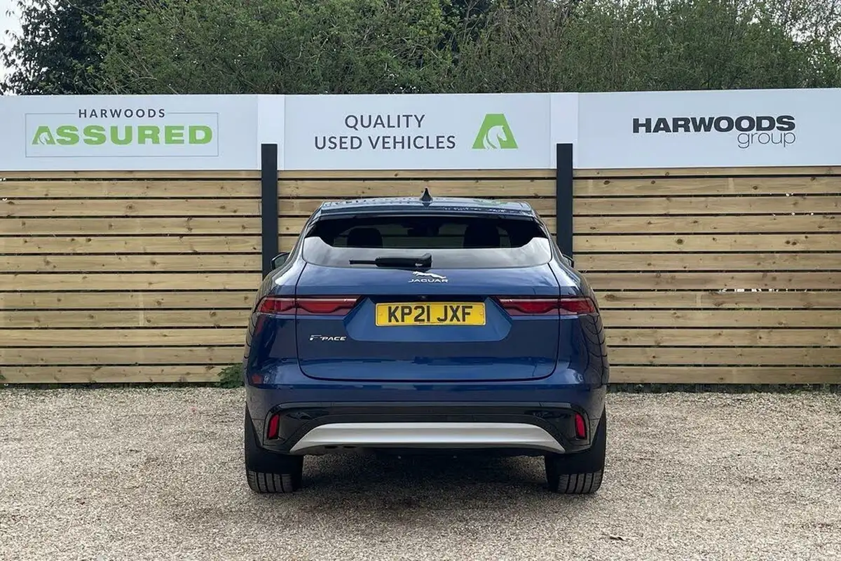 2021-jaguar-f-pace-20-d200-hse-mhev-big-7
