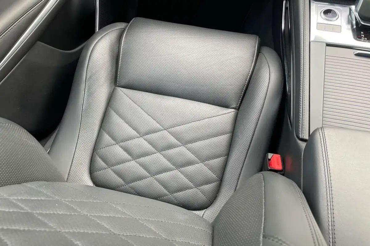 2021-jaguar-f-pace-20-d200-hse-mhev-big-31