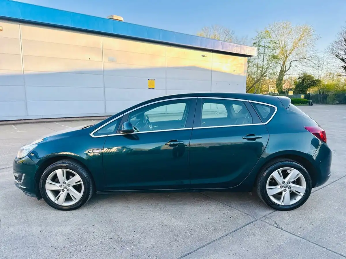 2015-vauxhall-astra-14-sri-vvt-16v-100ps-1398cc-big-43