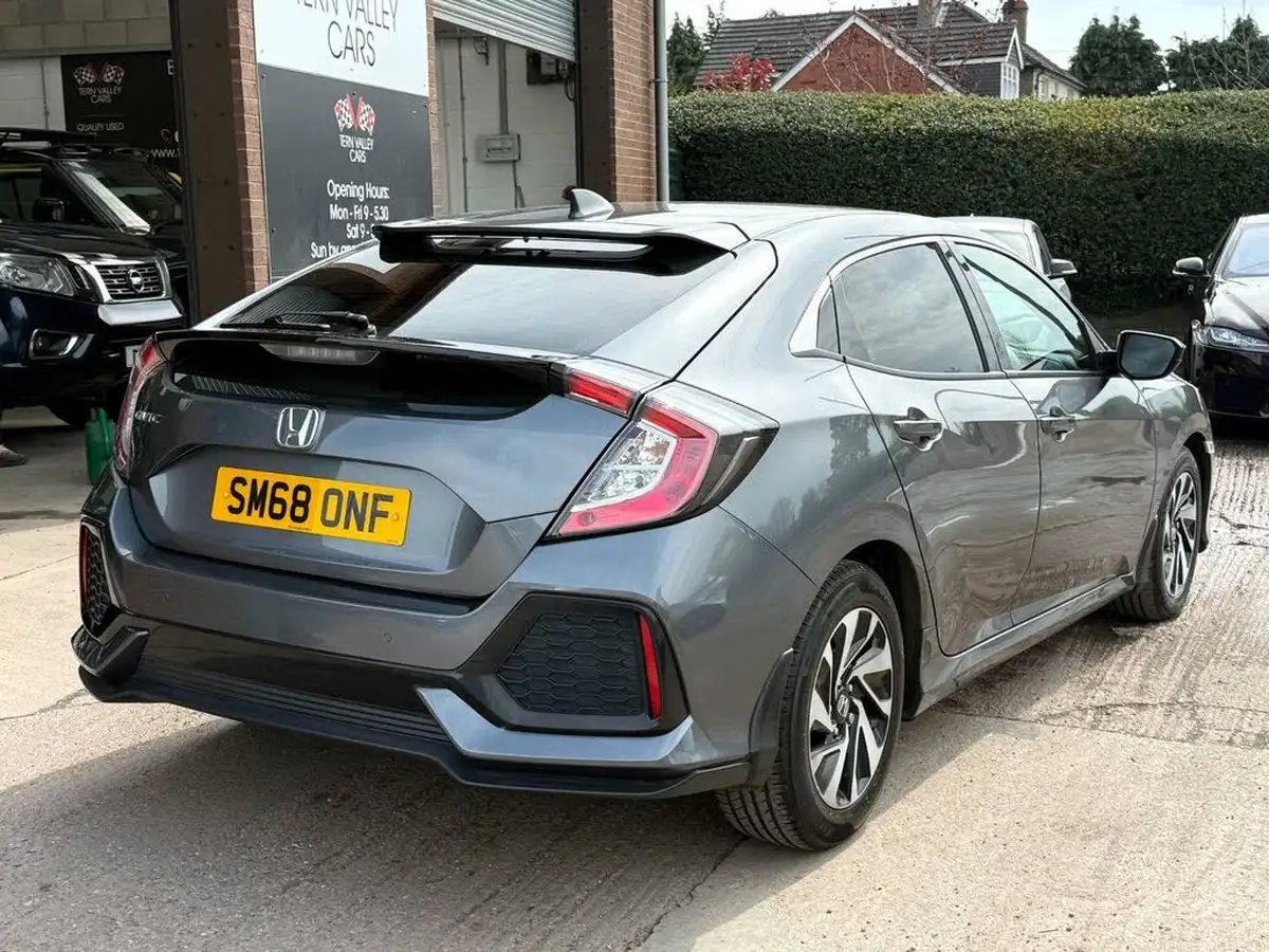 2018-honda-civic-10-vtec-turbo-se-126ps-hatchback-5d-big-53