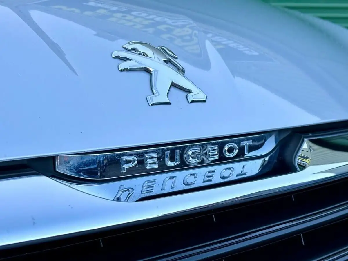 2020-peugeot-108-10-collection-ss-top-big-15