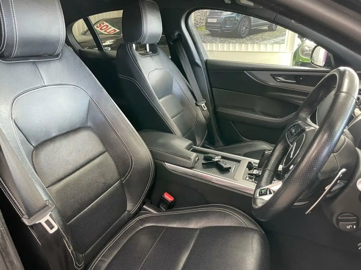 2019-jaguar-xe-20d-r-dynamic-s-big-18