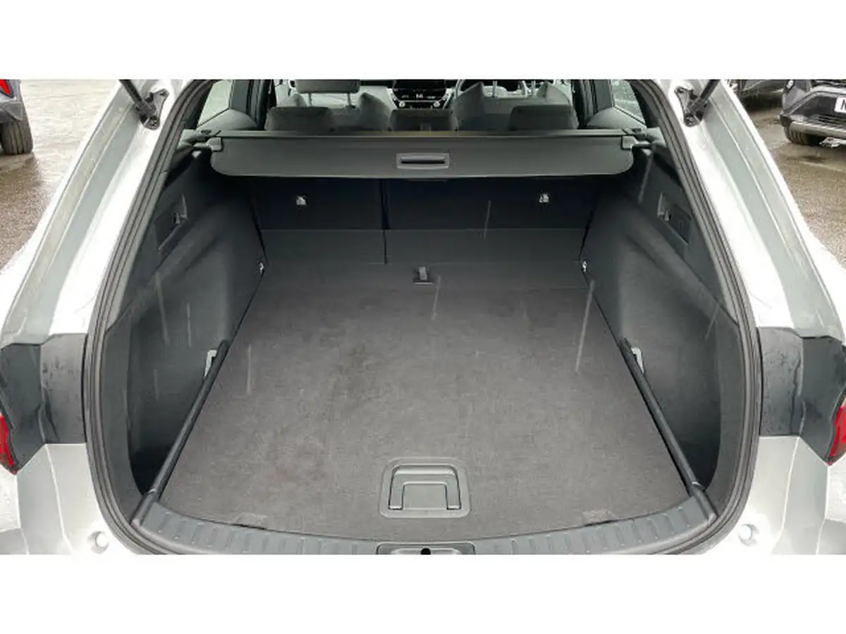 2024-toyota-corolla-18-vvt-i-icon-touring-sports-big-13