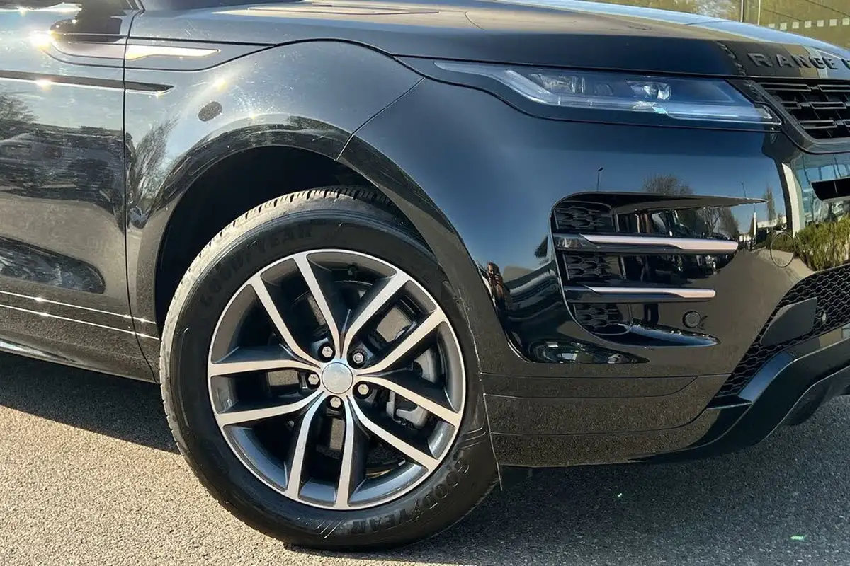 2024-land-rover-range-rover-evoque-15-p300e-dynamic-se-big-7